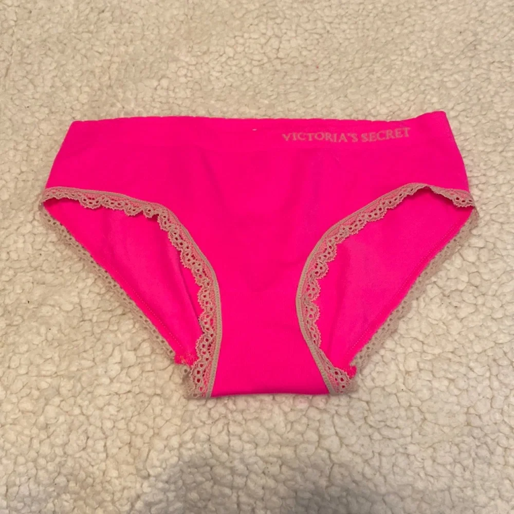 Victoria’s Secret Neon‎ Pink Hiphugger Lace Panty